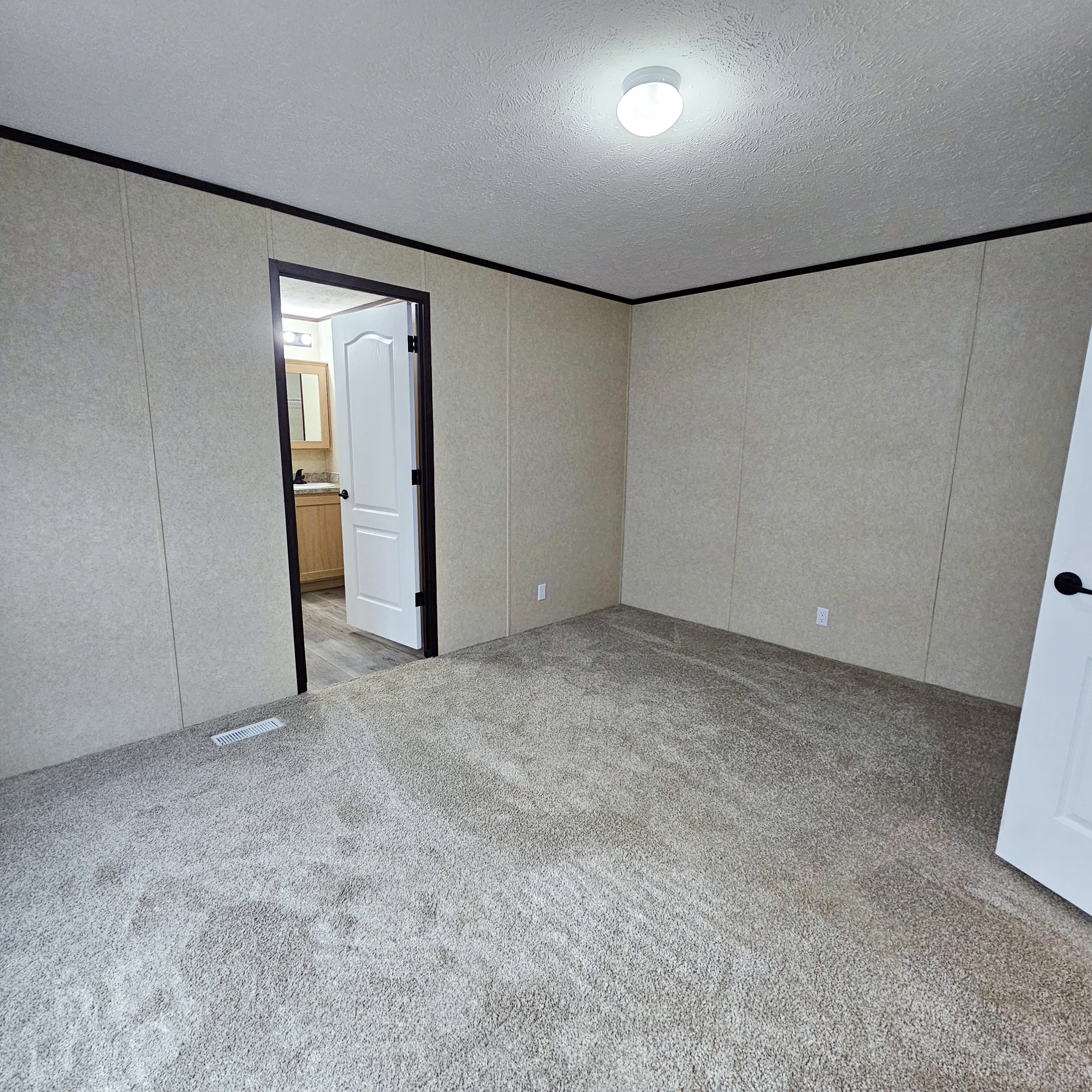 3700 28th St, Sioux City, Iowa 51105, 3 Bedrooms Bedrooms, ,2 BathroomsBathrooms,Single Wide,For Sale,28th St,1361