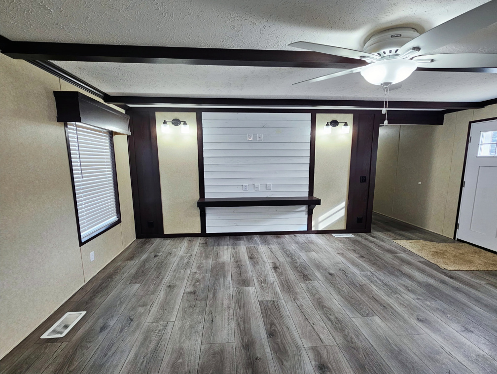 3700 28th St, Sioux City, Iowa 51105, 3 Bedrooms Bedrooms, ,2 BathroomsBathrooms,Single Wide,For Sale,28th St,1361
