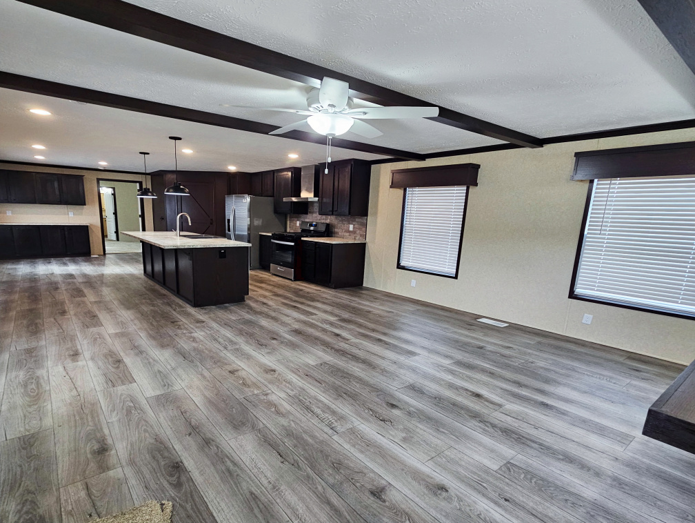 3700 28th St, Sioux City, Iowa 51105, 3 Bedrooms Bedrooms, ,2 BathroomsBathrooms,Single Wide,For Sale,28th St,1361