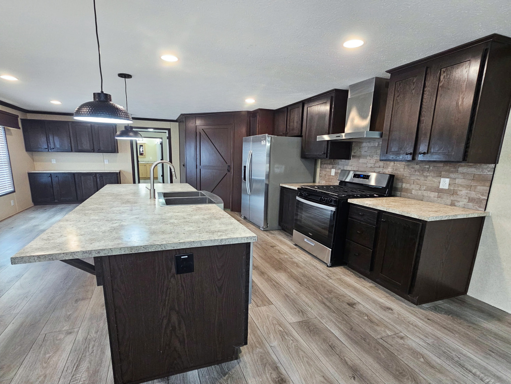 3700 28th St, Sioux City, Iowa 51105, 3 Bedrooms Bedrooms, ,2 BathroomsBathrooms,Single Wide,For Sale,28th St,1361