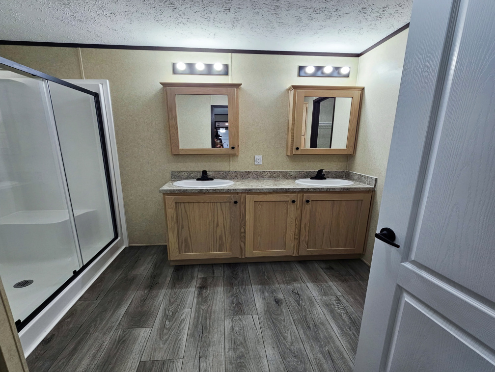 3700 28th St, Sioux City, Iowa 51105, 3 Bedrooms Bedrooms, ,2 BathroomsBathrooms,Single Wide,For Sale,28th St,1361
