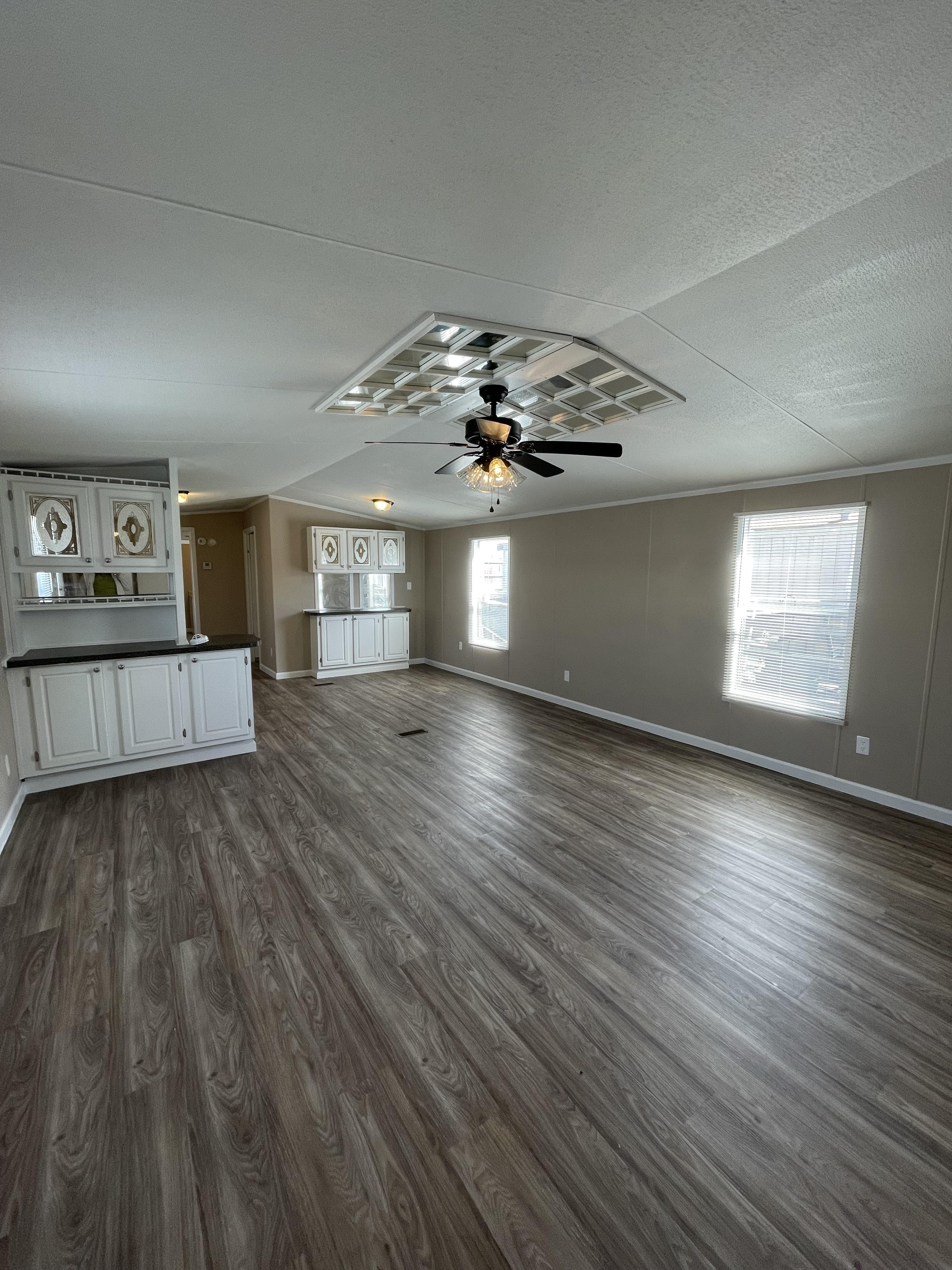 5004 S Eastern Ave, Oklahoma City, Oklahoma 73129, 3 Bedrooms Bedrooms, ,2 BathroomsBathrooms,Single Wide,For Sale,S Eastern Ave,1363