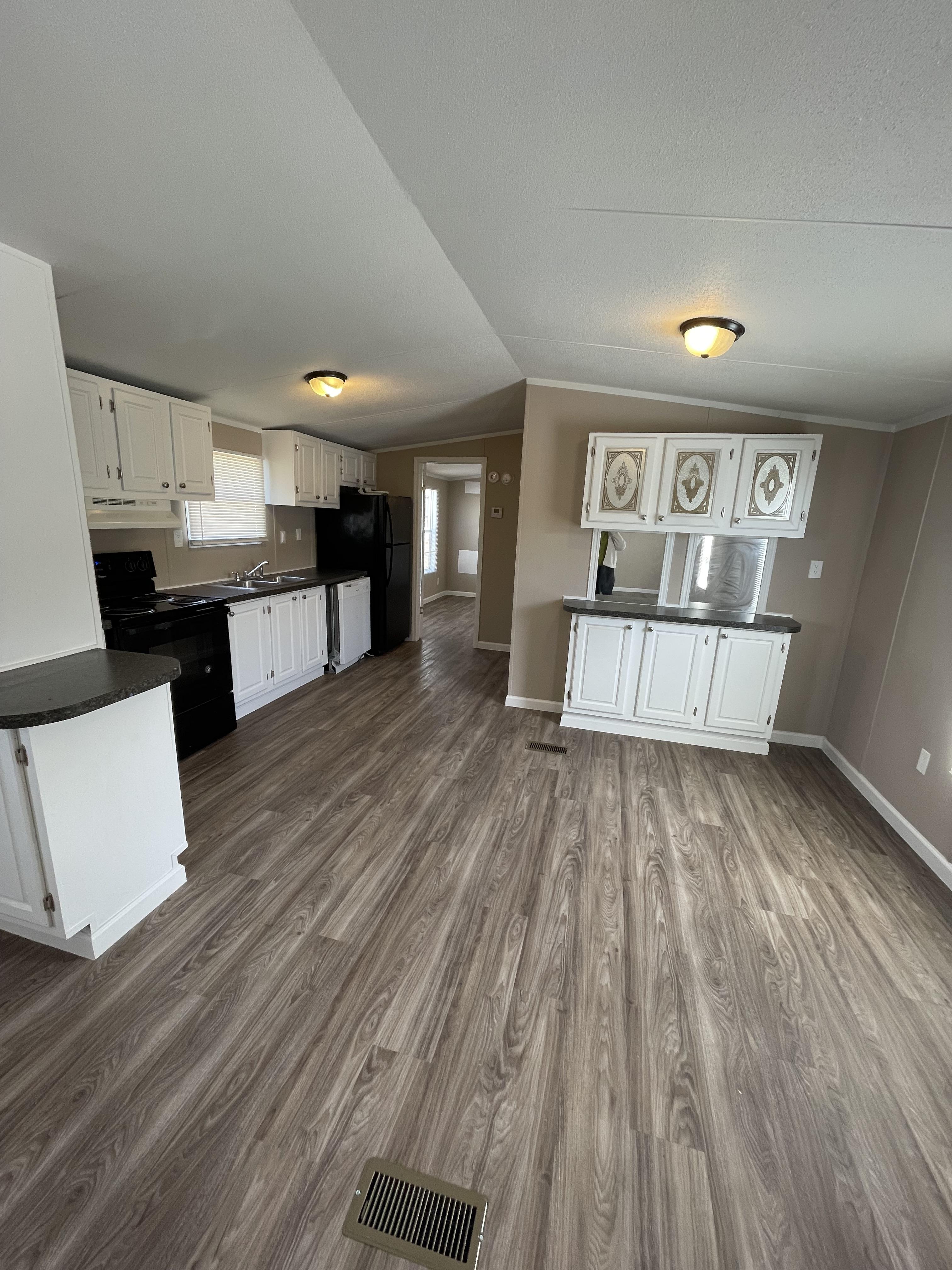 5004 S Eastern Ave, Oklahoma City, Oklahoma 73129, 3 Bedrooms Bedrooms, ,2 BathroomsBathrooms,Single Wide,For Sale,S Eastern Ave,1363