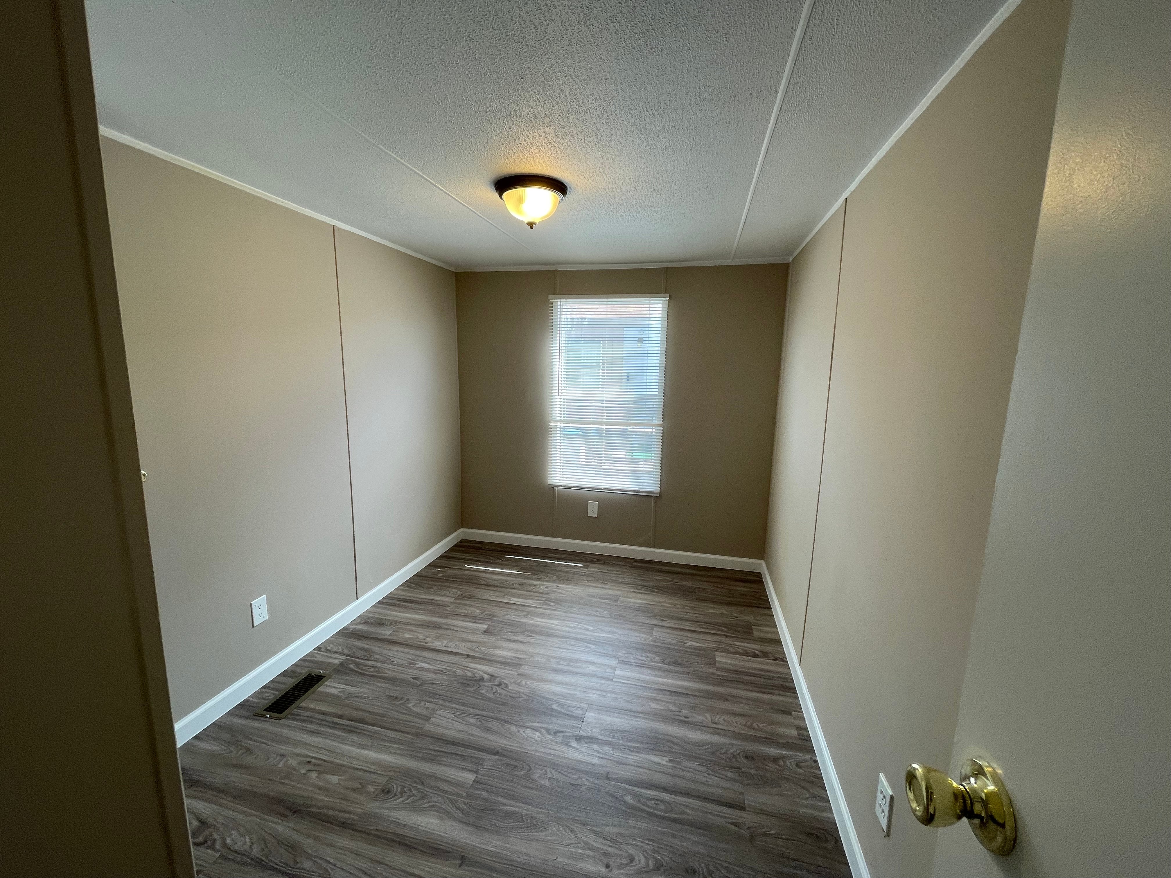 5004 S Eastern Ave, Oklahoma City, Oklahoma 73129, 3 Bedrooms Bedrooms, ,2 BathroomsBathrooms,Single Wide,For Sale,S Eastern Ave,1363