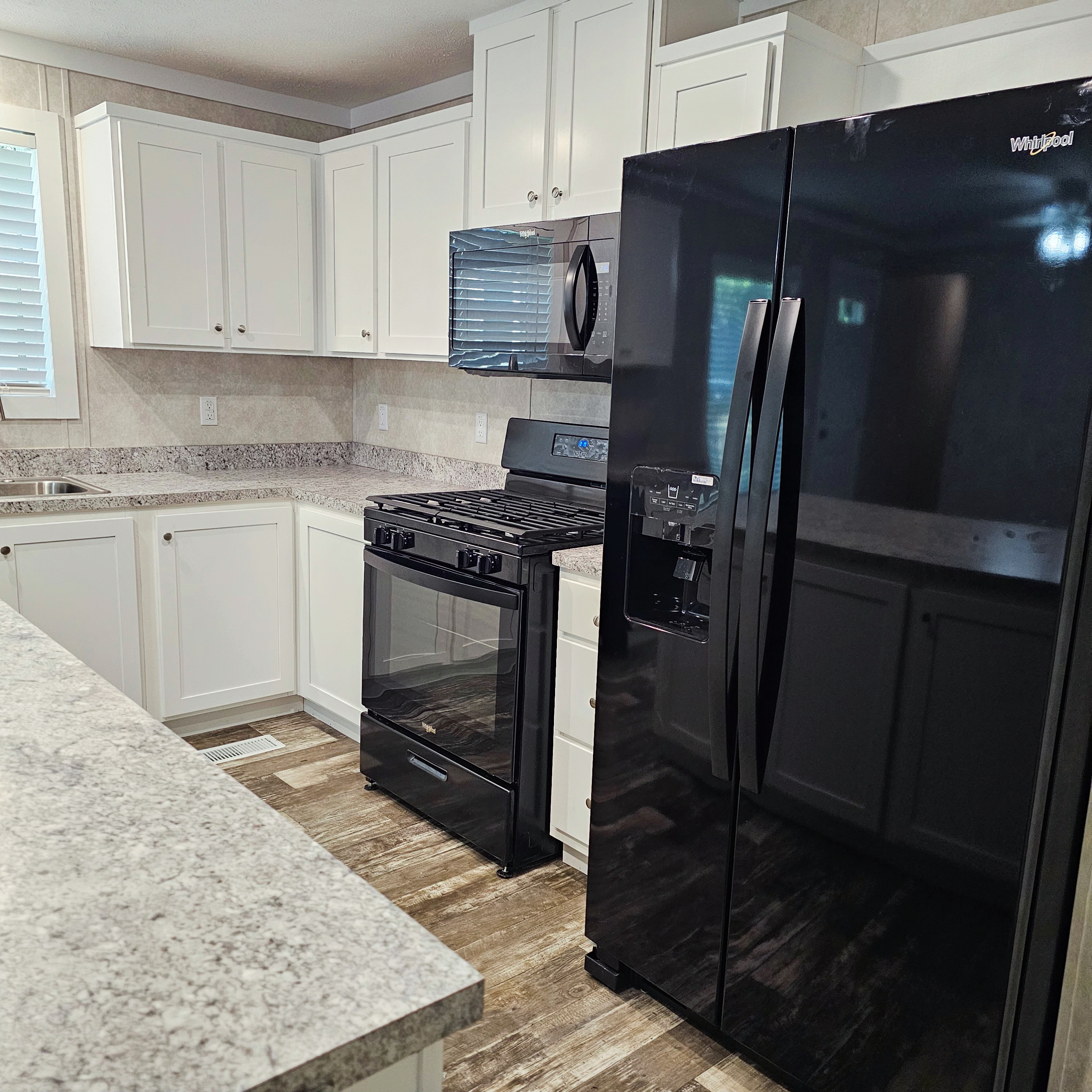3700 28th St, Sioux City, Iowa 51105, 3 Bedrooms Bedrooms, ,2 BathroomsBathrooms,Single Wide,For Sale,28th St,1364