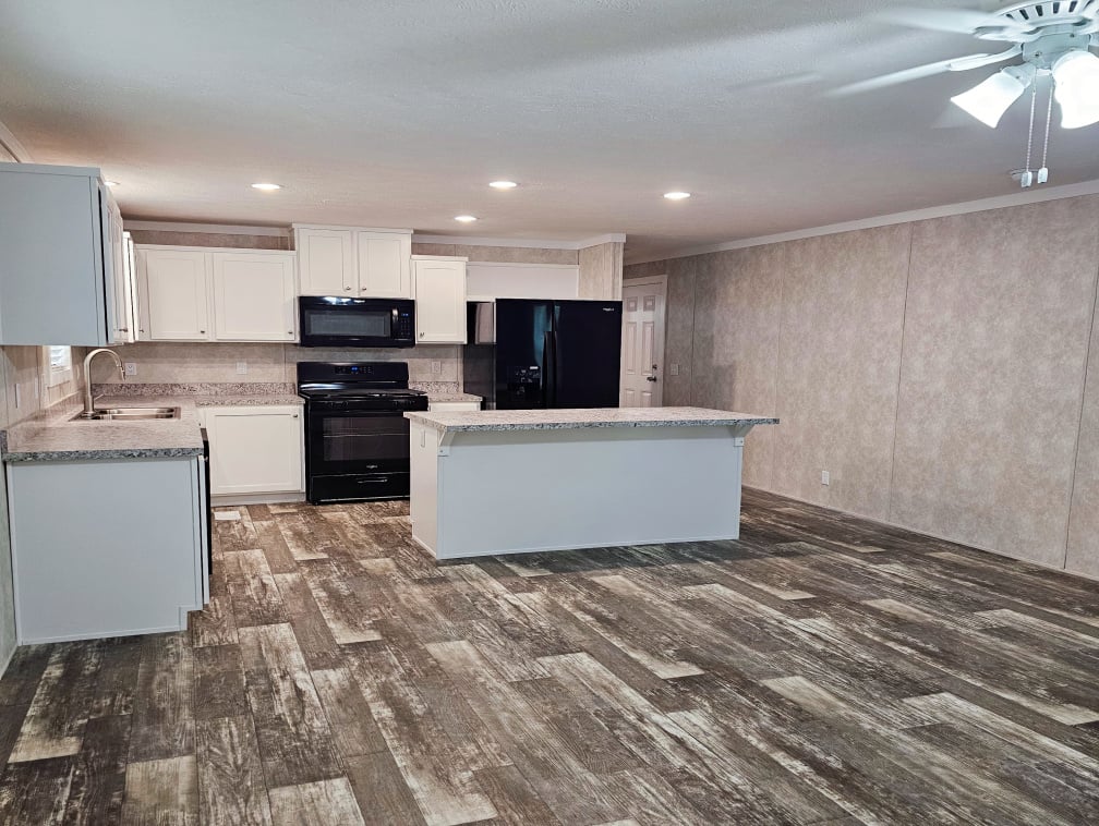 3700 28th St, Sioux City, Iowa 51105, 3 Bedrooms Bedrooms, ,2 BathroomsBathrooms,Single Wide,For Sale,28th St,1364