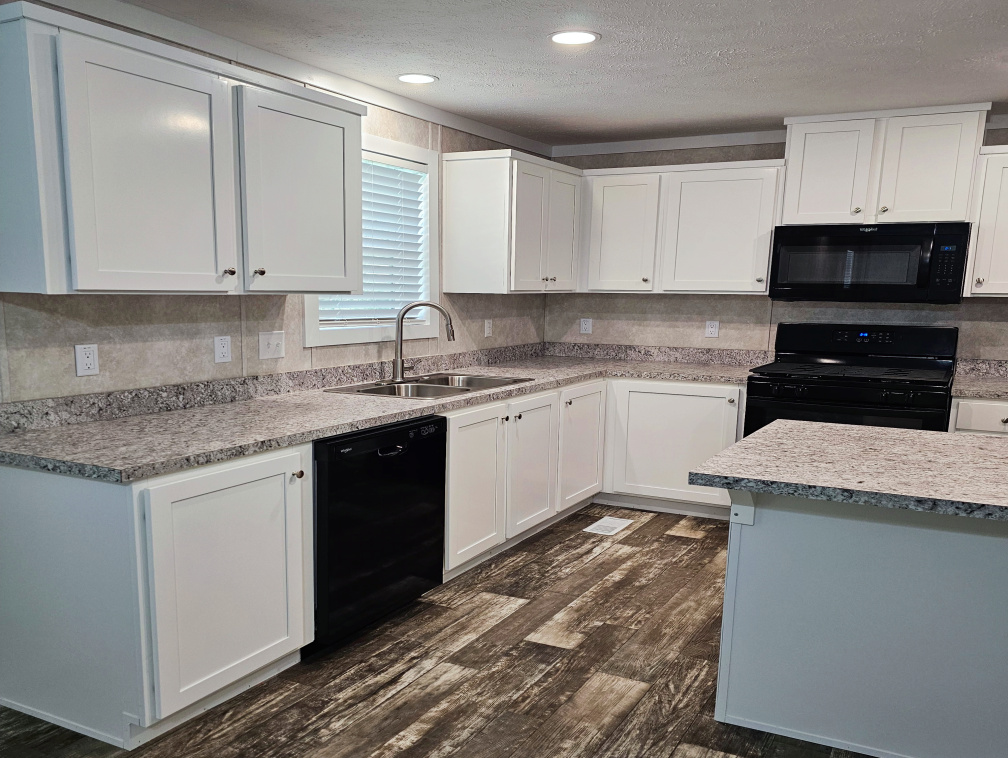 3700 28th St, Sioux City, Iowa 51105, 3 Bedrooms Bedrooms, ,2 BathroomsBathrooms,Single Wide,For Sale,28th St,1364