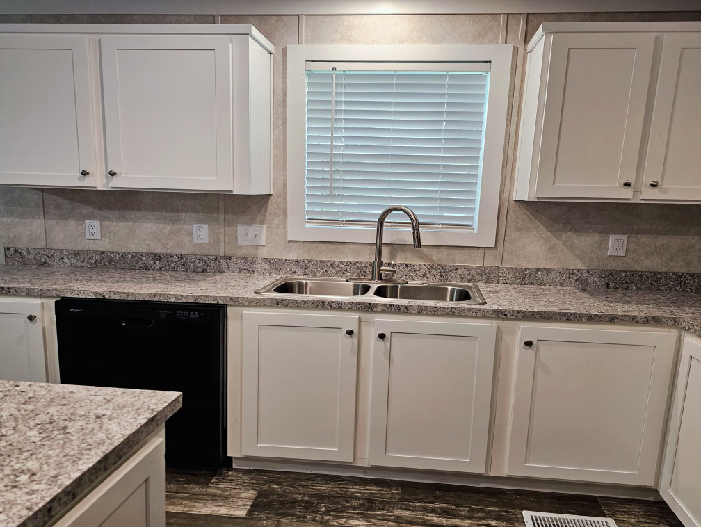 3700 28th St, Sioux City, Iowa 51105, 3 Bedrooms Bedrooms, ,2 BathroomsBathrooms,Single Wide,For Sale,28th St,1364
