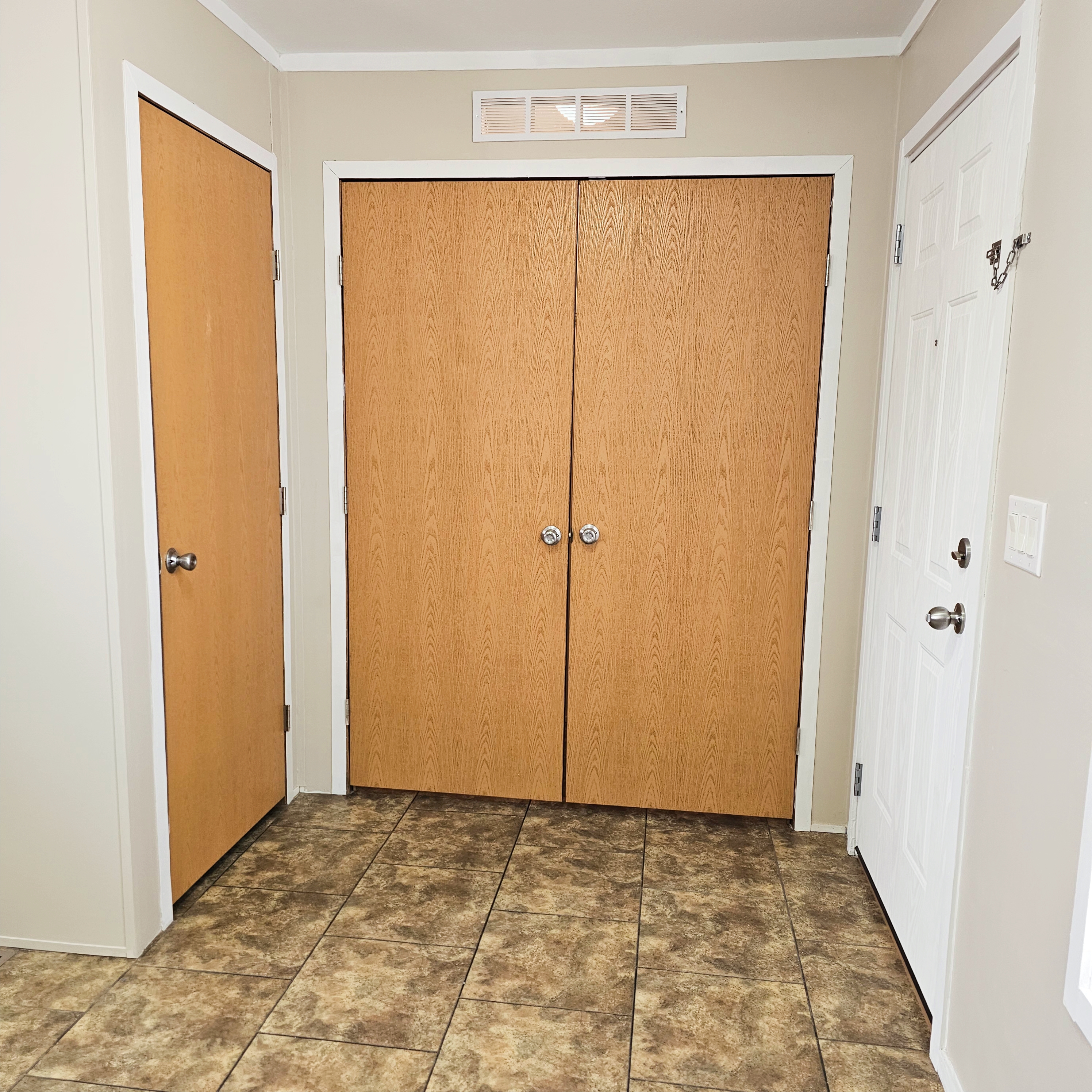 3700 28th St, Sioux City, Iowa 51105, 2 Bedrooms Bedrooms, ,2 BathroomsBathrooms,Single Wide,For Sale,28th St,1365
