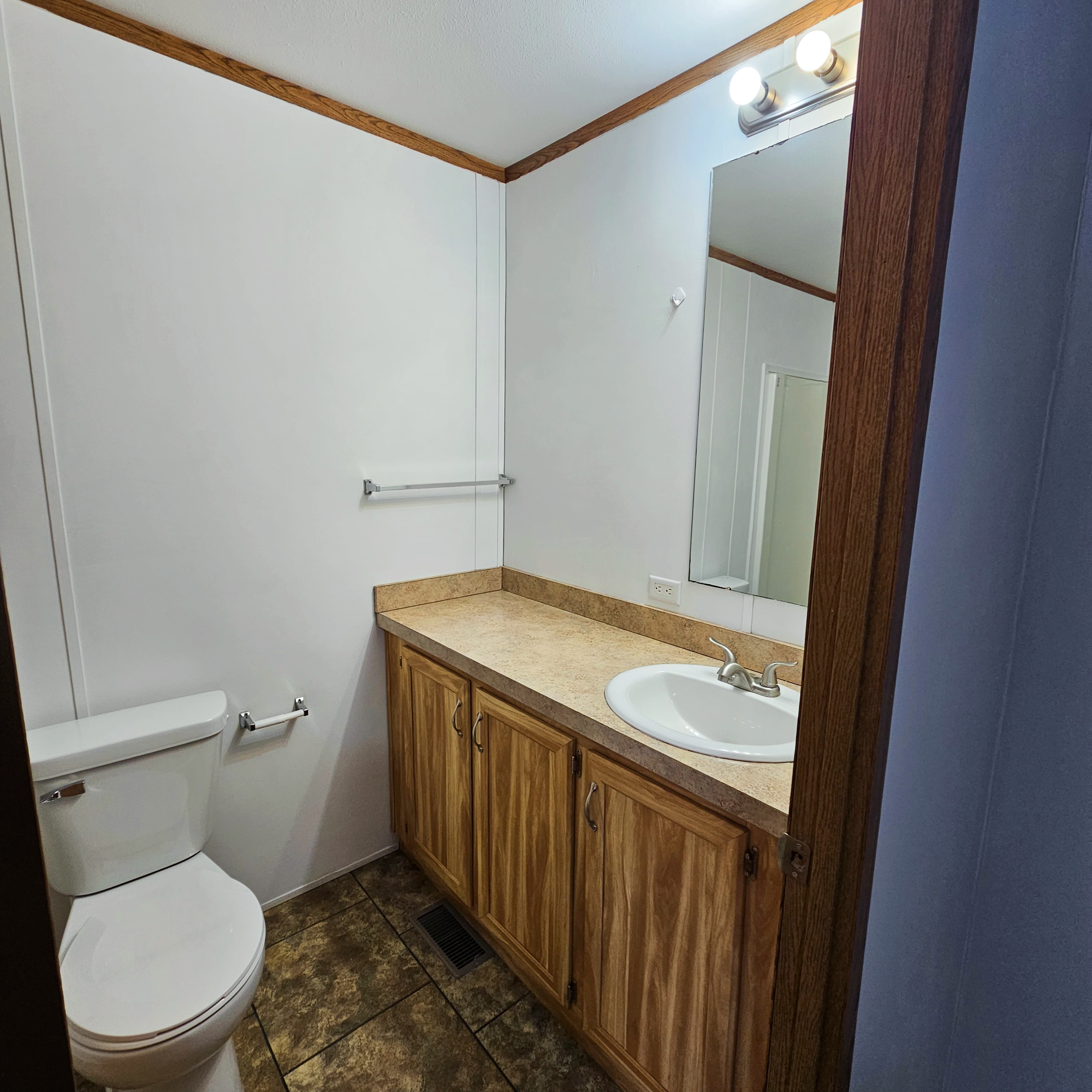 3700 28th St, Sioux City, Iowa 51105, 2 Bedrooms Bedrooms, ,2 BathroomsBathrooms,Single Wide,For Sale,28th St,1365