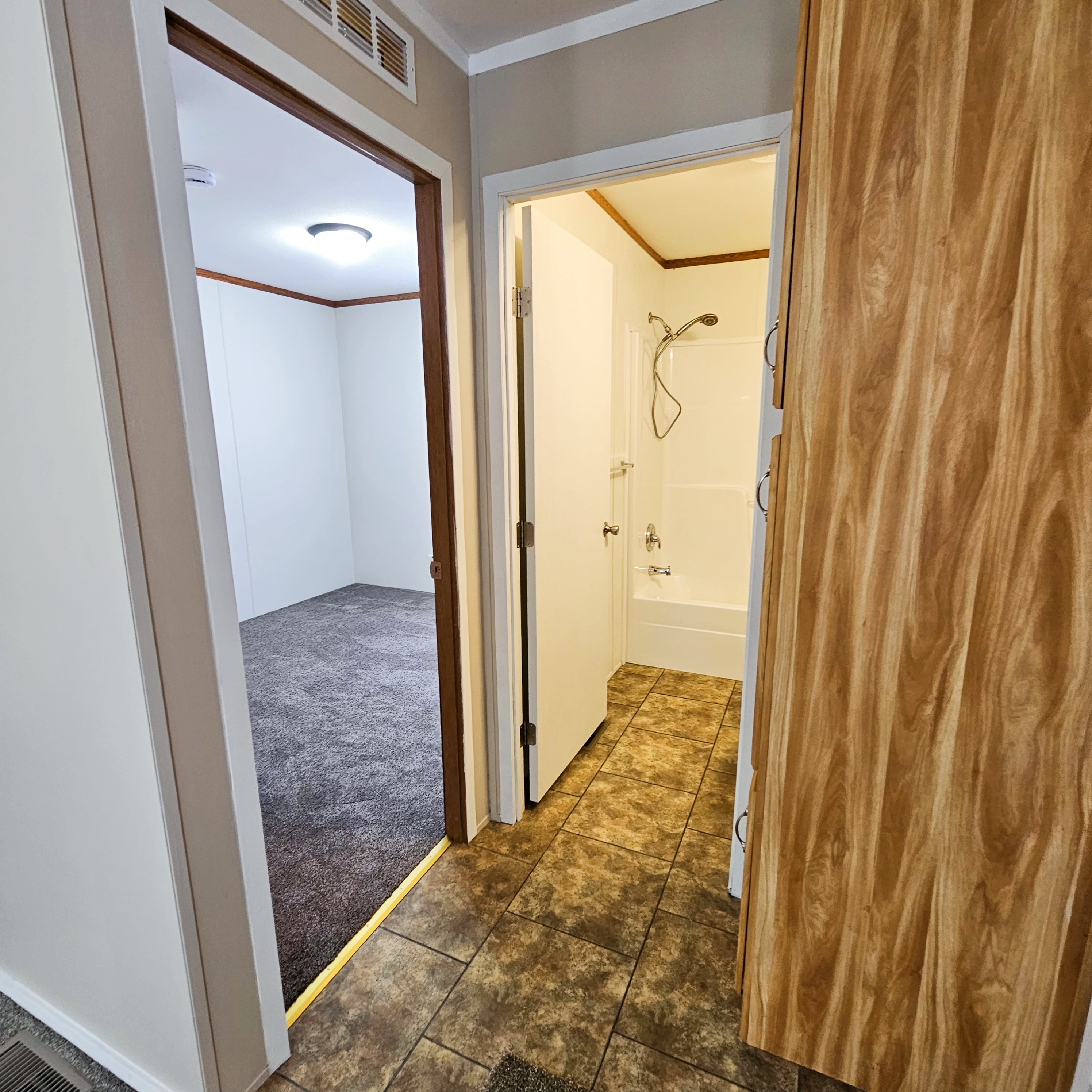 3700 28th St, Sioux City, Iowa 51105, 2 Bedrooms Bedrooms, ,2 BathroomsBathrooms,Single Wide,For Sale,28th St,1365