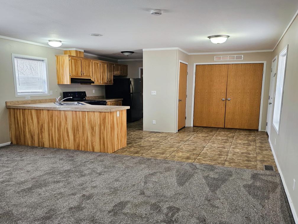 3700 28th St, Sioux City, Iowa 51105, 2 Bedrooms Bedrooms, ,2 BathroomsBathrooms,Single Wide,For Sale,28th St,1365