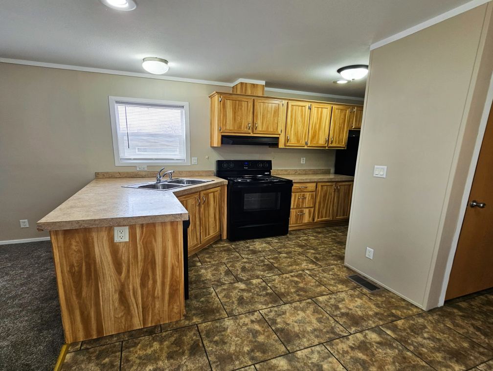 3700 28th St, Sioux City, Iowa 51105, 2 Bedrooms Bedrooms, ,2 BathroomsBathrooms,Single Wide,For Sale,28th St,1365