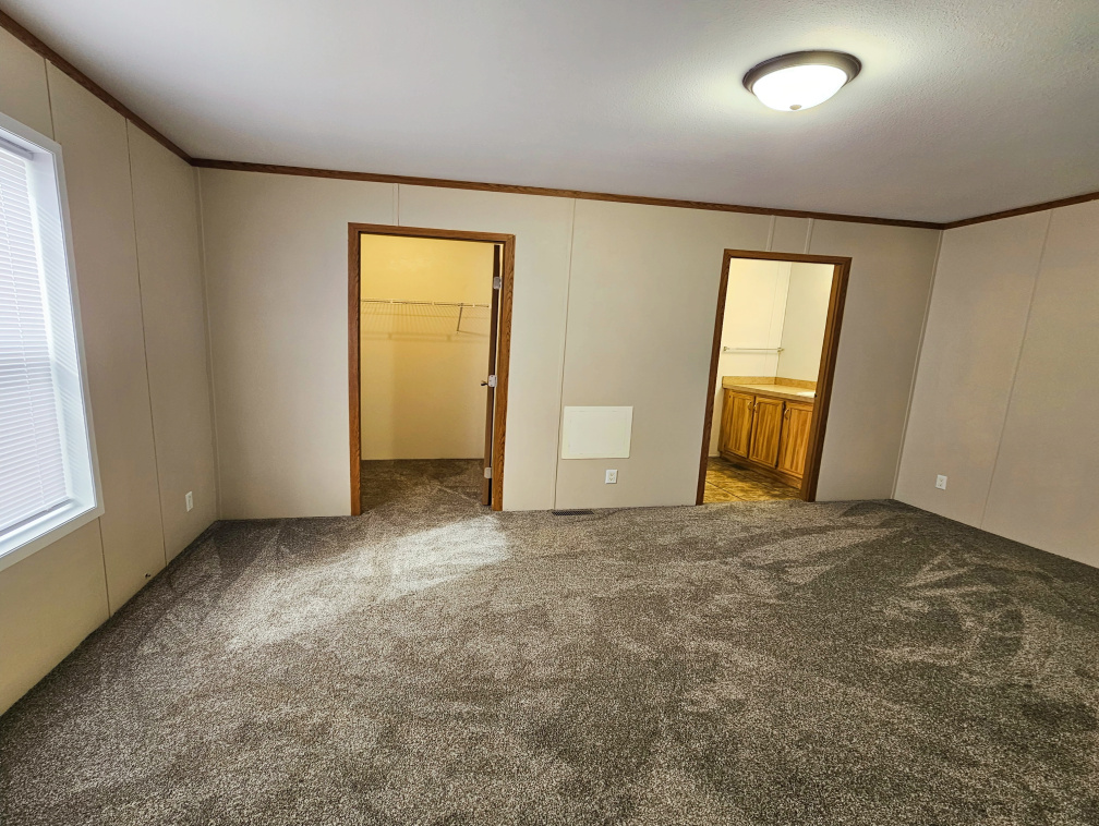 3700 28th St, Sioux City, Iowa 51105, 2 Bedrooms Bedrooms, ,2 BathroomsBathrooms,Single Wide,For Sale,28th St,1365