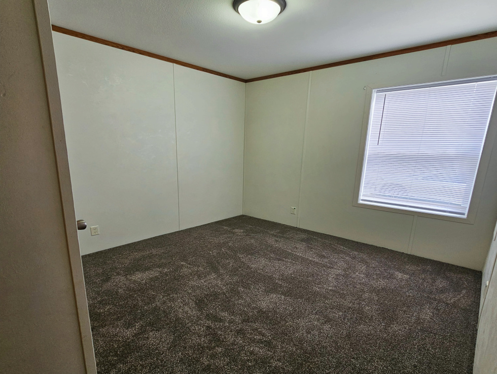 3700 28th St, Sioux City, Iowa 51105, 2 Bedrooms Bedrooms, ,2 BathroomsBathrooms,Single Wide,For Sale,28th St,1365