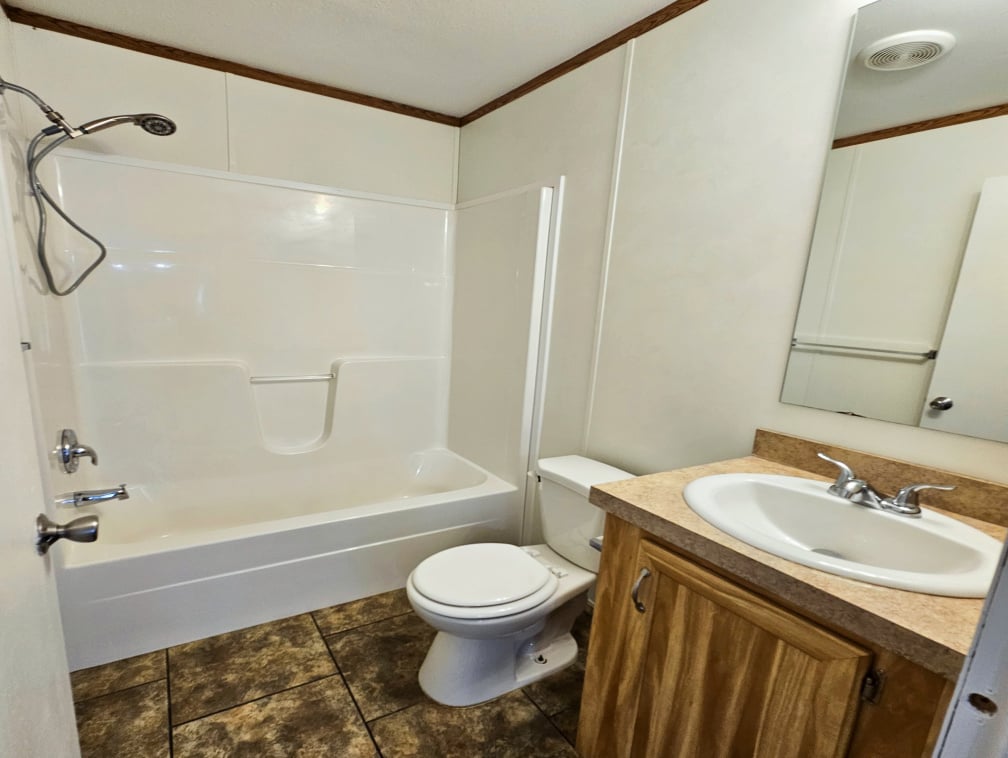 3700 28th St, Sioux City, Iowa 51105, 2 Bedrooms Bedrooms, ,2 BathroomsBathrooms,Single Wide,For Sale,28th St,1365