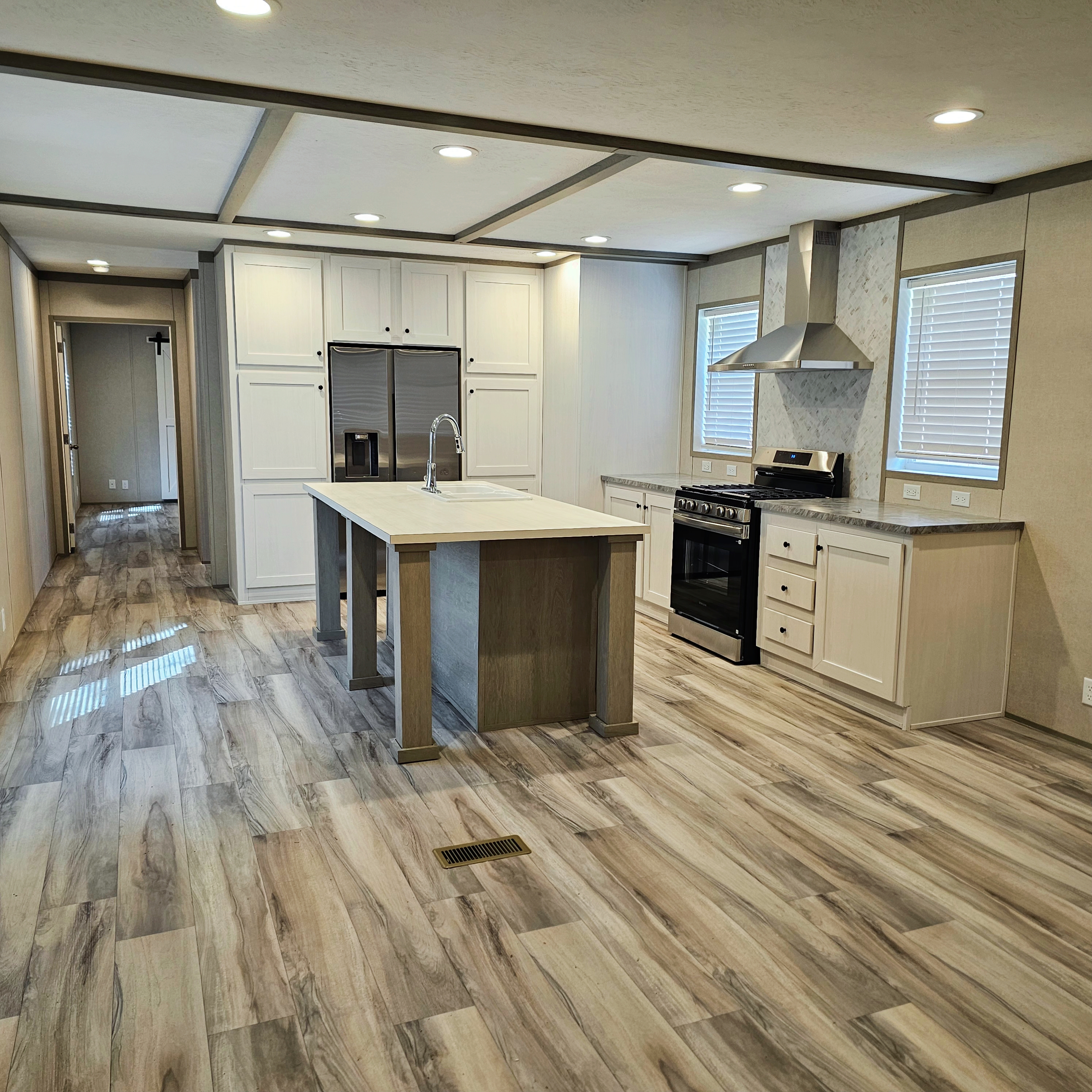 3700 28th St 51105, Sioux City, Iowa 51105, 3 Bedrooms Bedrooms, ,2 BathroomsBathrooms,Single Wide,For Sale,28th St,1366