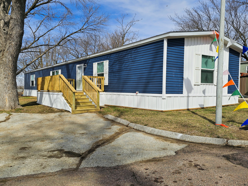 3700 28th St 51105, Sioux City, Iowa 51105, 3 Bedrooms Bedrooms, ,2 BathroomsBathrooms,Single Wide,For Sale,28th St,1366