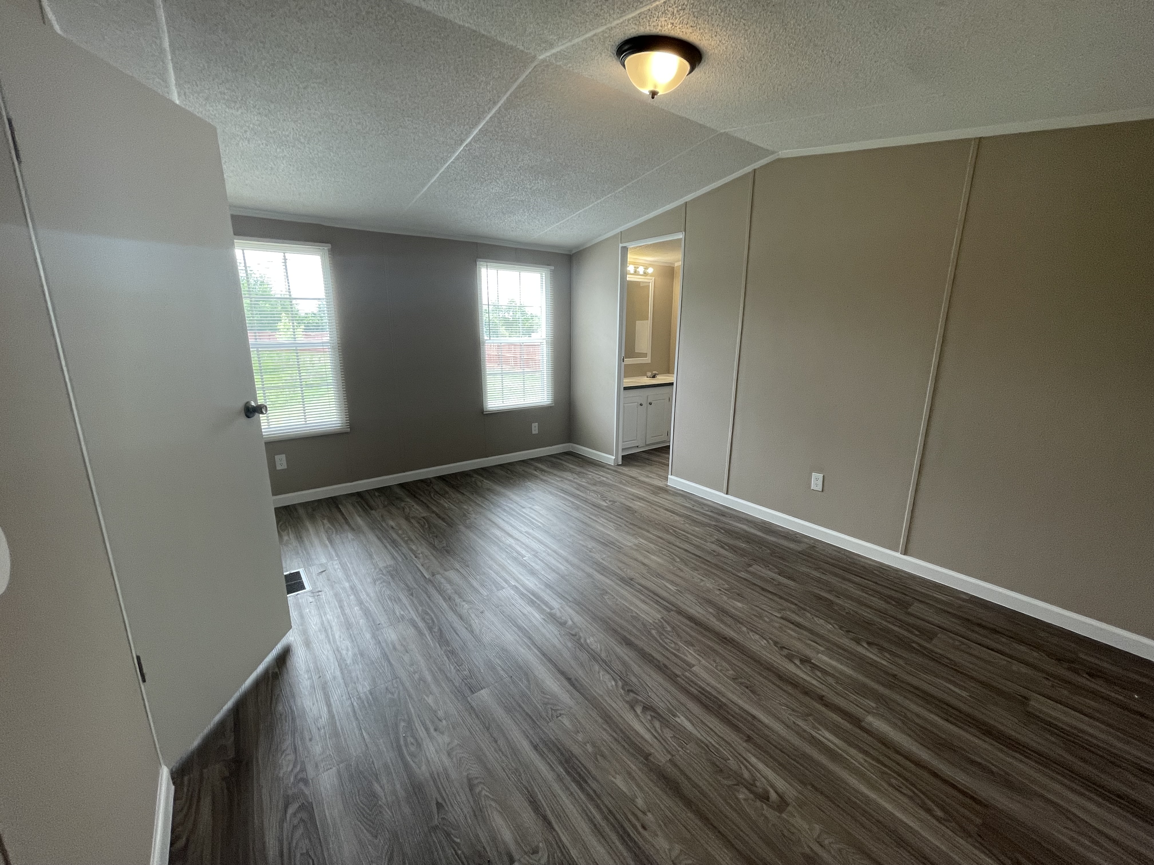 5004 S Eastern Ave, Oklahoma City, Oklahoma 73129, 3 Bedrooms Bedrooms, ,2 BathroomsBathrooms,Single Wide,For Sale,S Eastern Ave,1367