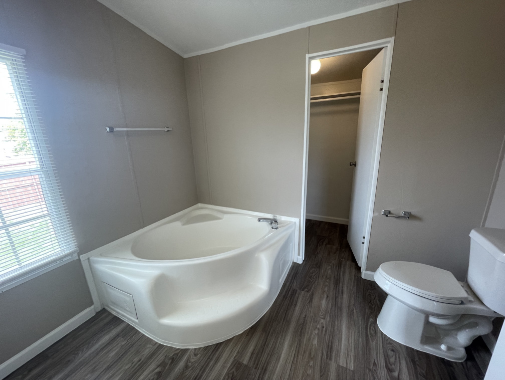 5004 S Eastern Ave, Oklahoma City, Oklahoma 73129, 3 Bedrooms Bedrooms, ,2 BathroomsBathrooms,Single Wide,For Sale,S Eastern Ave,1367