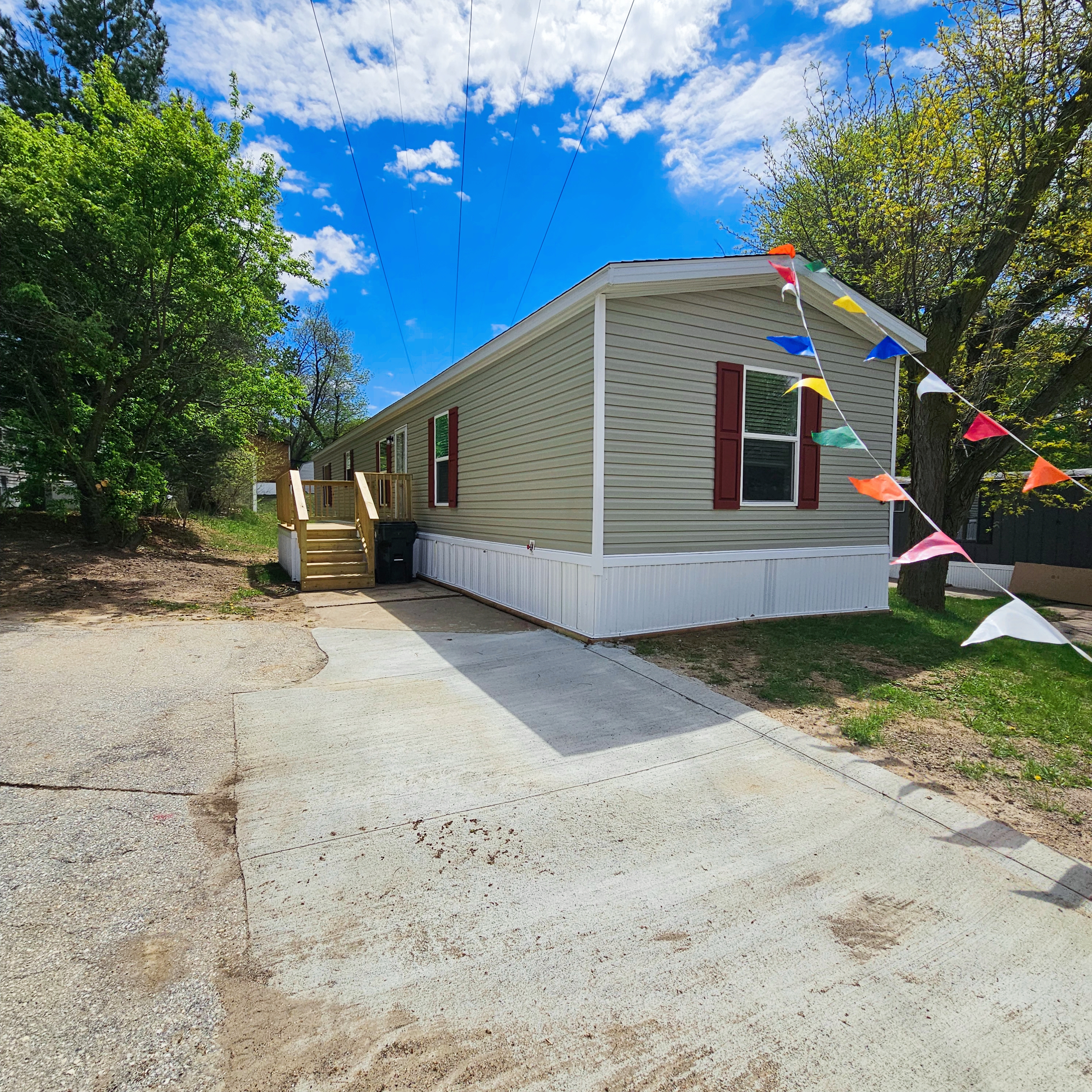 3700 28th St, Sioux City, Iowa 51105, 3 Bedrooms Bedrooms, ,2 BathroomsBathrooms,Single Wide,For Sale,28th St,1368