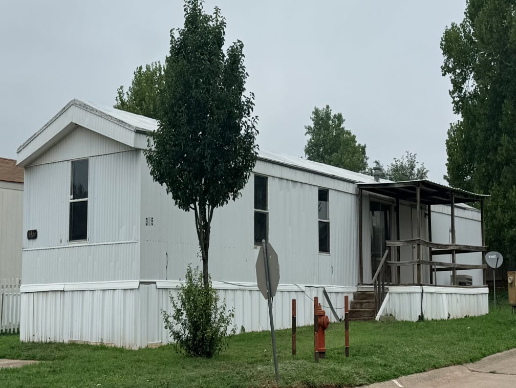 4800 S. Foster Rd., Oklahoma City, Oklahoma 73129, 4 Bedrooms Bedrooms, ,2 BathroomsBathrooms,Single Wide,For Sale,S. Foster Rd.,1373