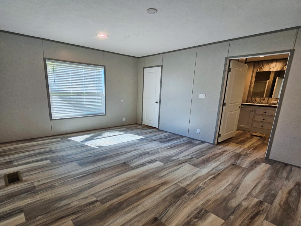 3700 28th St, Sioux City, Iowa 51105, 3 Bedrooms Bedrooms, ,2 BathroomsBathrooms,Park Model,For Sale,28th St,1374