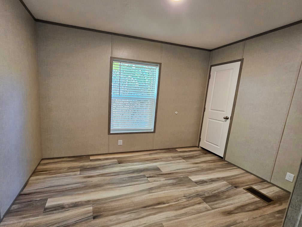 3700 28th St, Sioux City, Iowa 51105, 3 Bedrooms Bedrooms, ,2 BathroomsBathrooms,Park Model,For Sale,28th St,1374