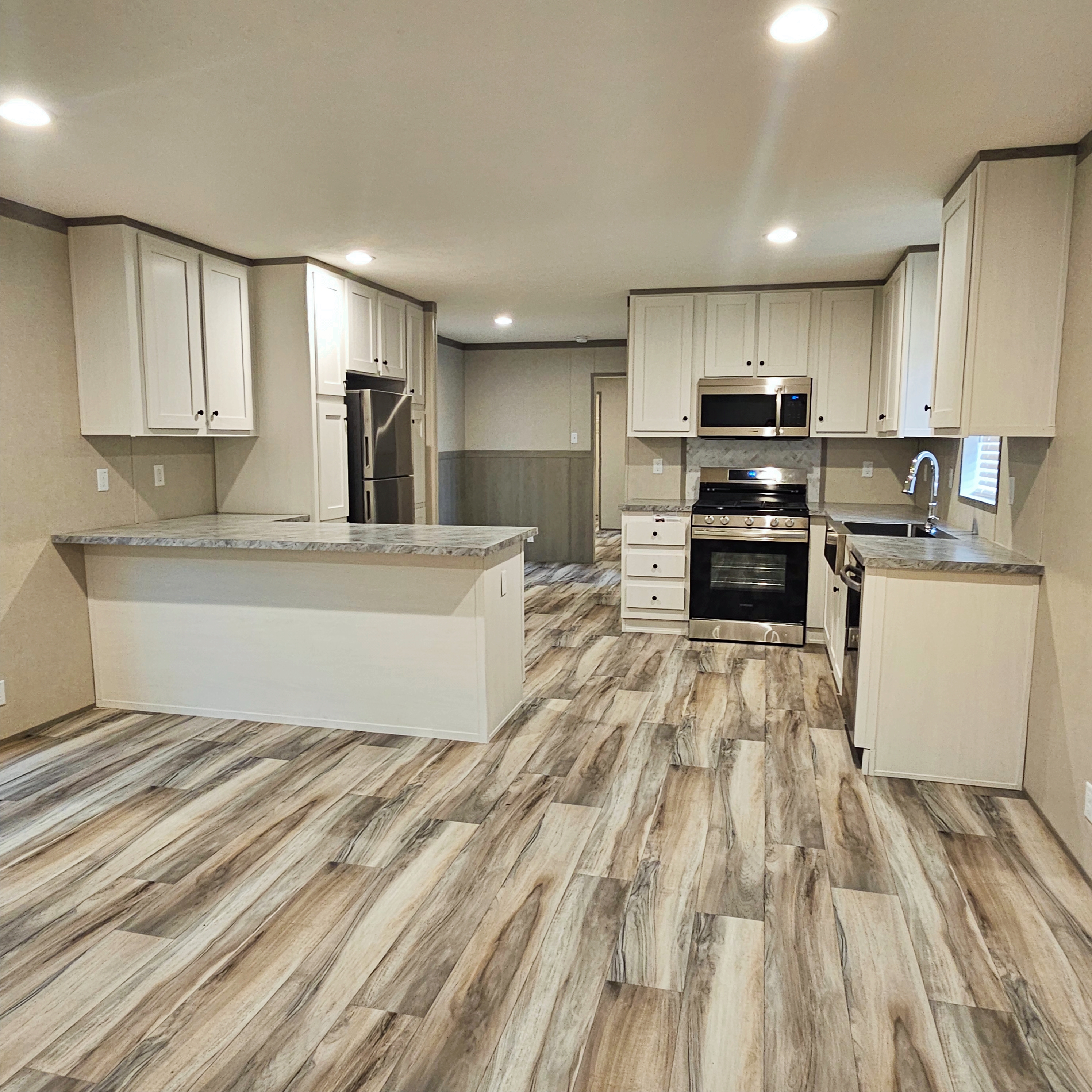 3700 28th St, Sioux City, Iowa 51105, 3 Bedrooms Bedrooms, ,2 BathroomsBathrooms,Single Wide,For Sale,28th St,1375