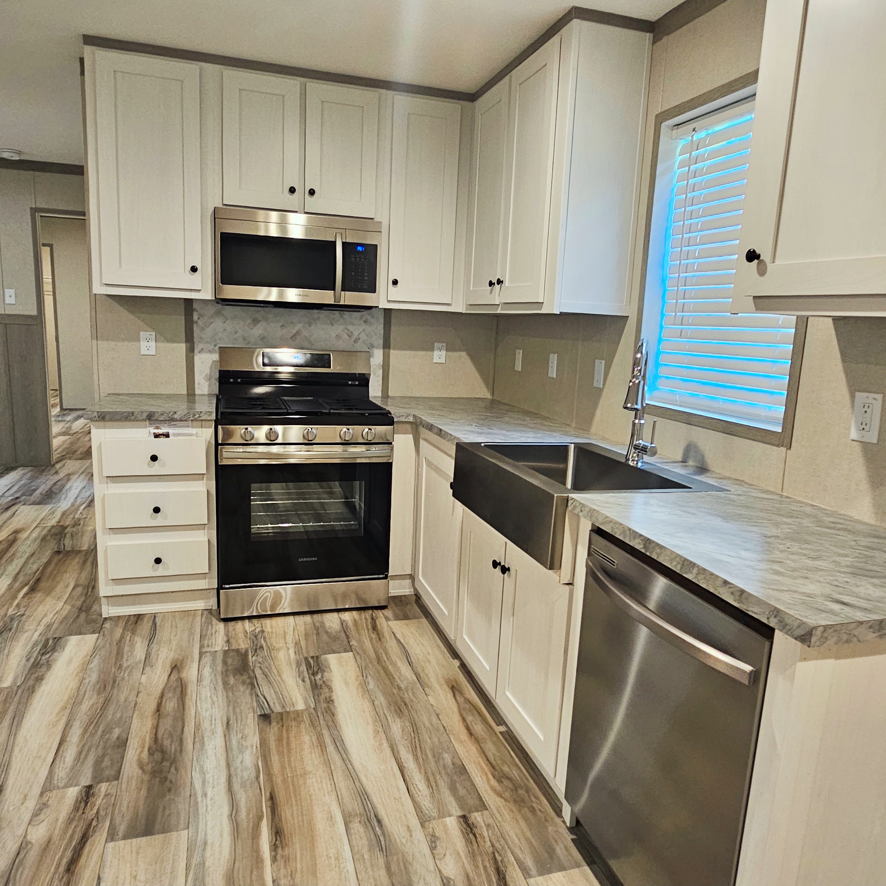 3700 28th St, Sioux City, Iowa 51105, 3 Bedrooms Bedrooms, ,2 BathroomsBathrooms,Single Wide,For Sale,28th St,1375