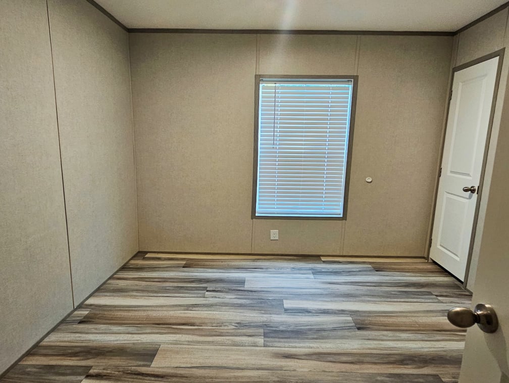3700 28th St, Sioux City, Iowa 51105, 3 Bedrooms Bedrooms, ,2 BathroomsBathrooms,Single Wide,For Sale,28th St,1375