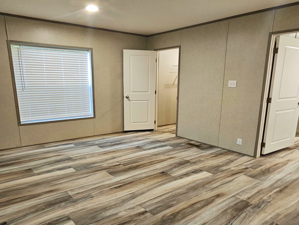 3700 28th St, Sioux City, Iowa 51105, 3 Bedrooms Bedrooms, ,2 BathroomsBathrooms,Single Wide,For Sale,28th St,1375