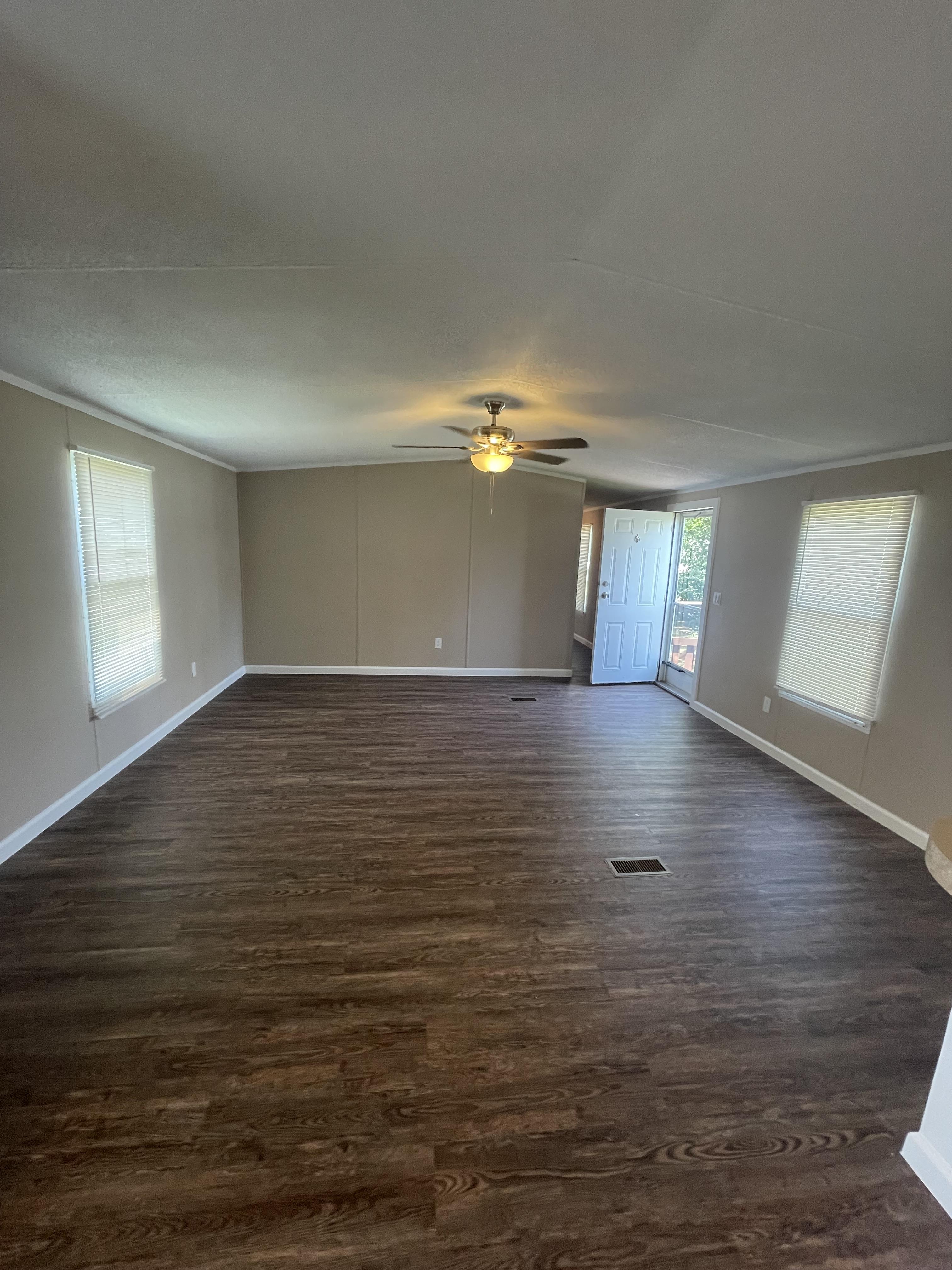 4800 S Foster Rd, Oklahoma City, Oklahoma 73129, 3 Bedrooms Bedrooms, ,2 BathroomsBathrooms,Single Wide,For Sale,Trlr #340,S Foster Rd,1376