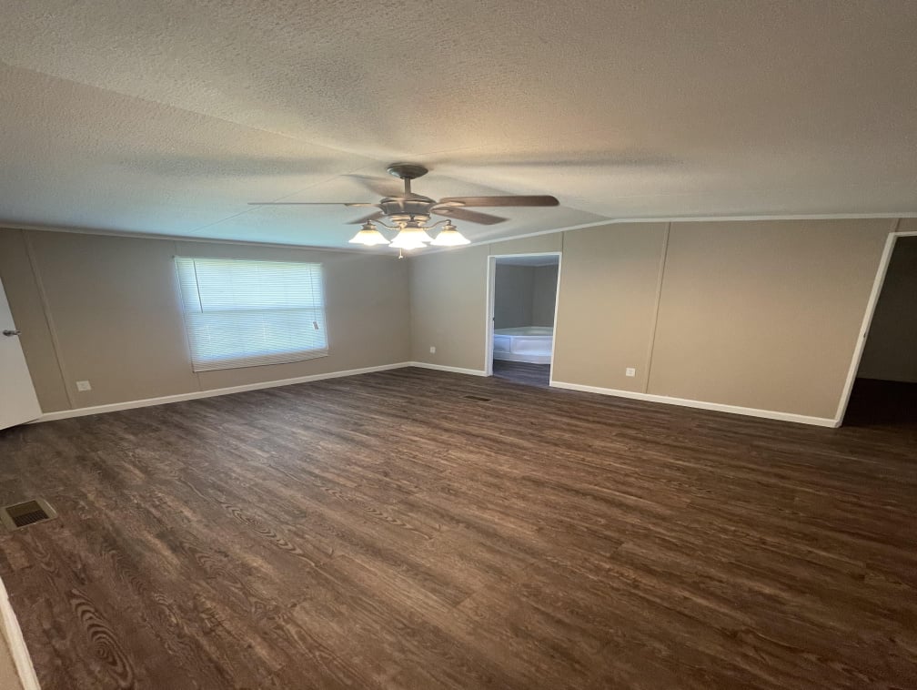 4800 S Foster Rd, Oklahoma City, Oklahoma 73129, 3 Bedrooms Bedrooms, ,2 BathroomsBathrooms,Single Wide,For Sale,Trlr #340,S Foster Rd,1376
