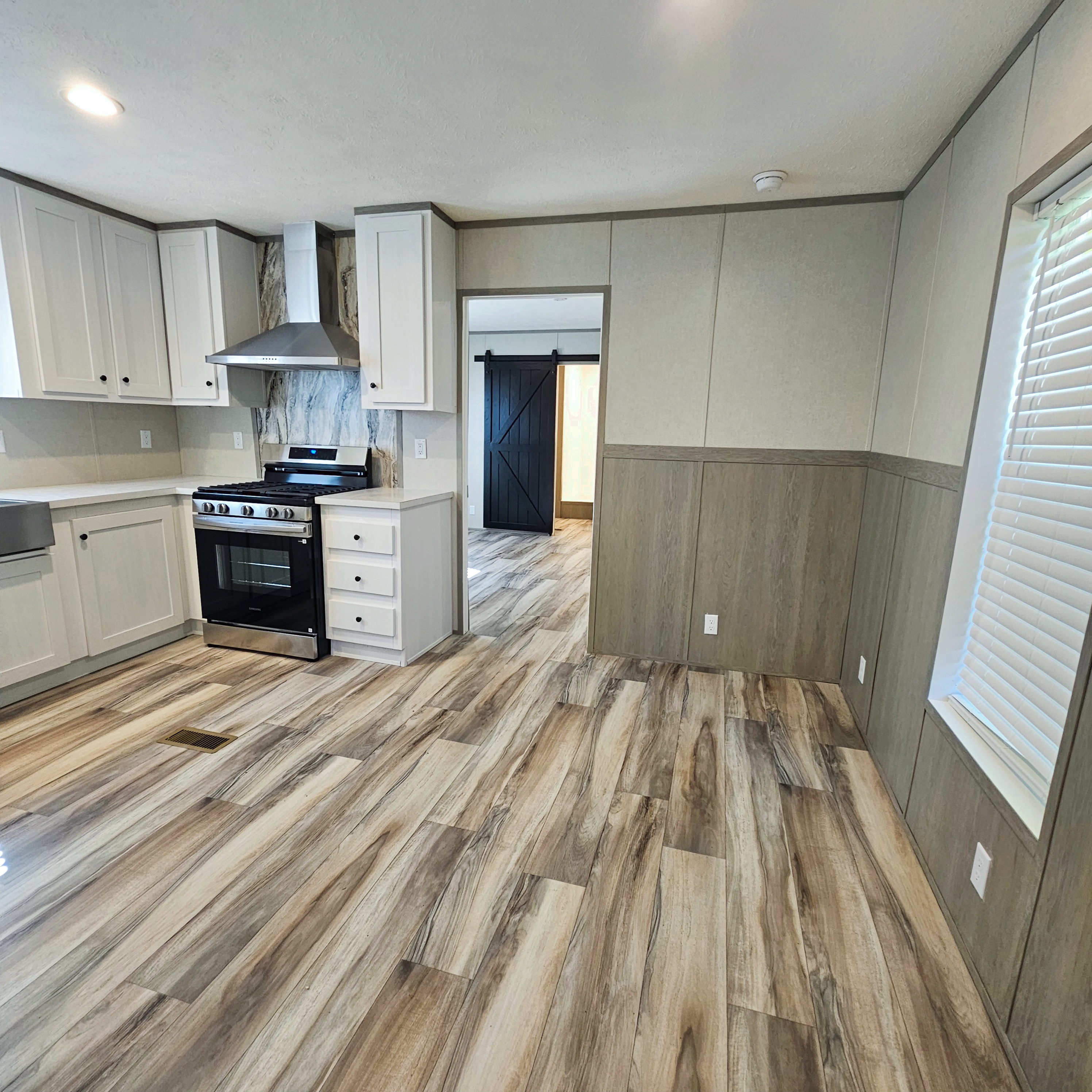 3700 28th St, Sioux City, Iowa 51105, 3 Bedrooms Bedrooms, ,2 BathroomsBathrooms,Single Wide,For Sale,28th St,1377
