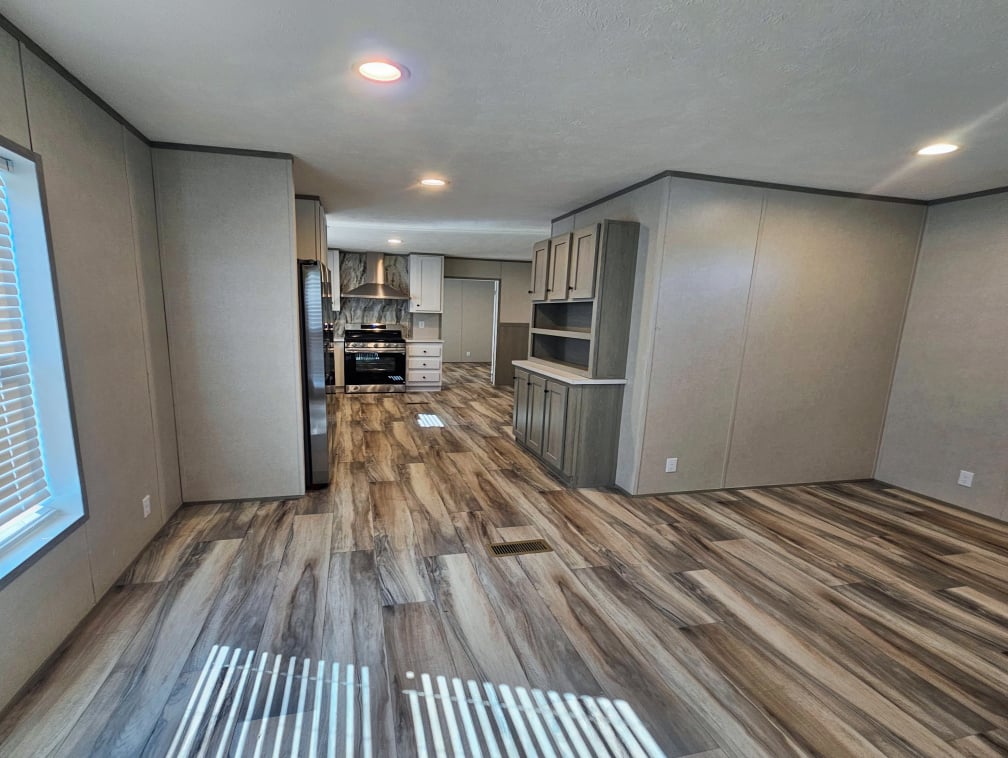 3700 28th St, Sioux City, Iowa 51105, 3 Bedrooms Bedrooms, ,2 BathroomsBathrooms,Single Wide,For Sale,28th St,1377