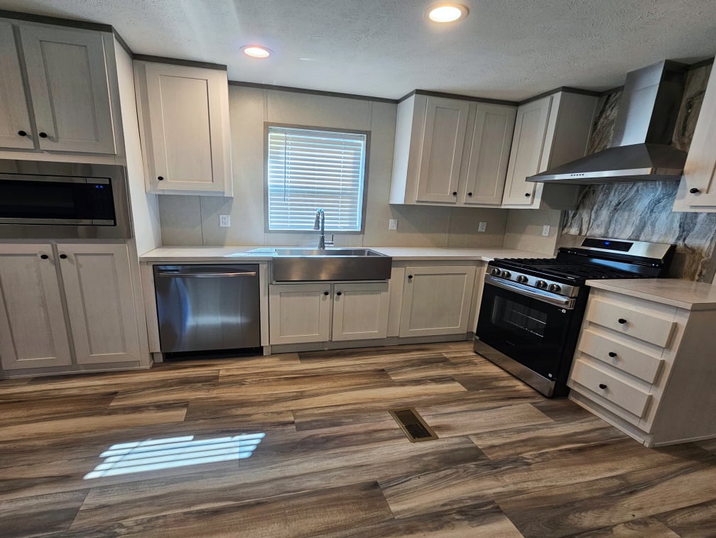 3700 28th St, Sioux City, Iowa 51105, 3 Bedrooms Bedrooms, ,2 BathroomsBathrooms,Single Wide,For Sale,28th St,1377