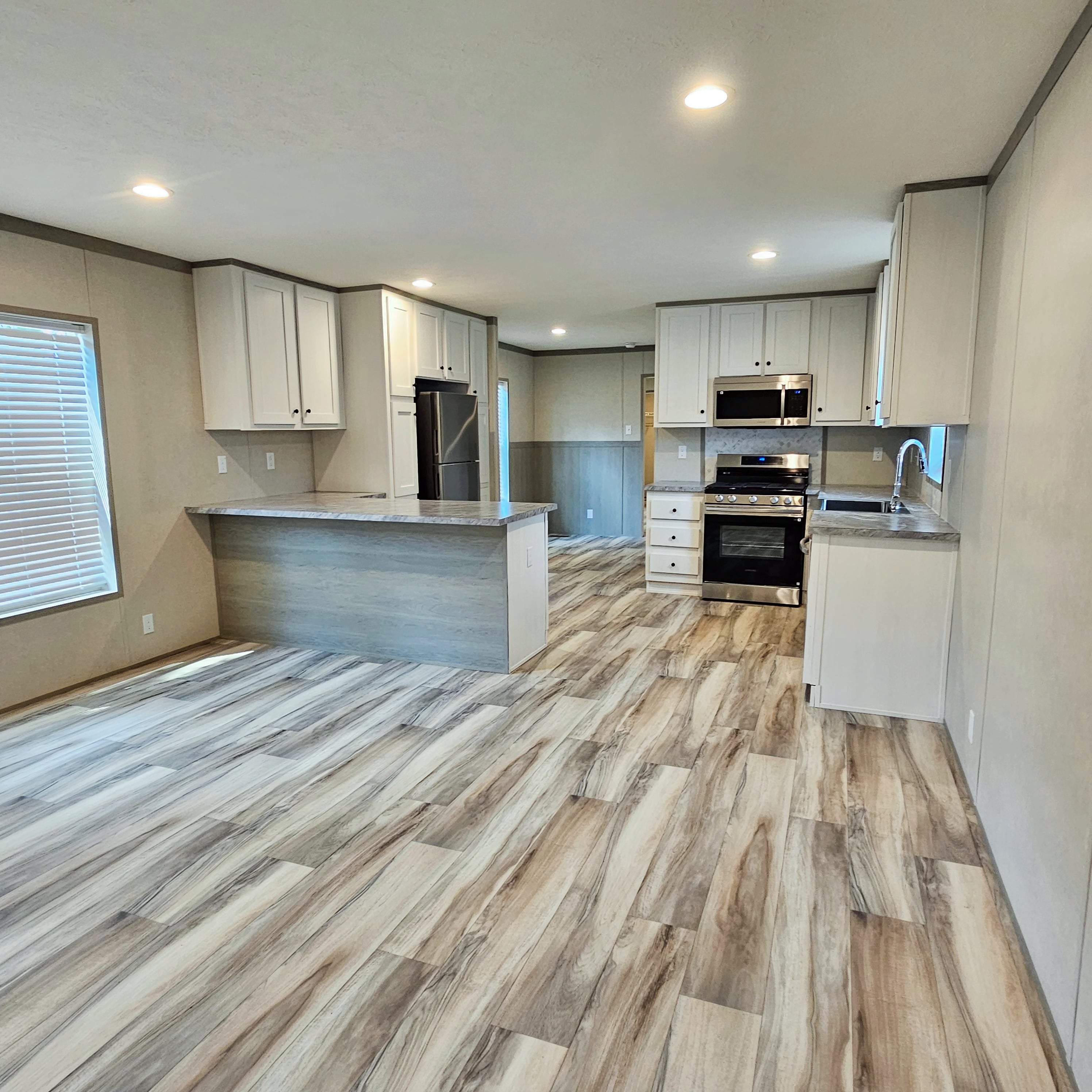 3700 28th Street, Sioux City, Iowa 51105, 3 Bedrooms Bedrooms, ,2 BathroomsBathrooms,Single Wide,For Sale,28th Street,1492