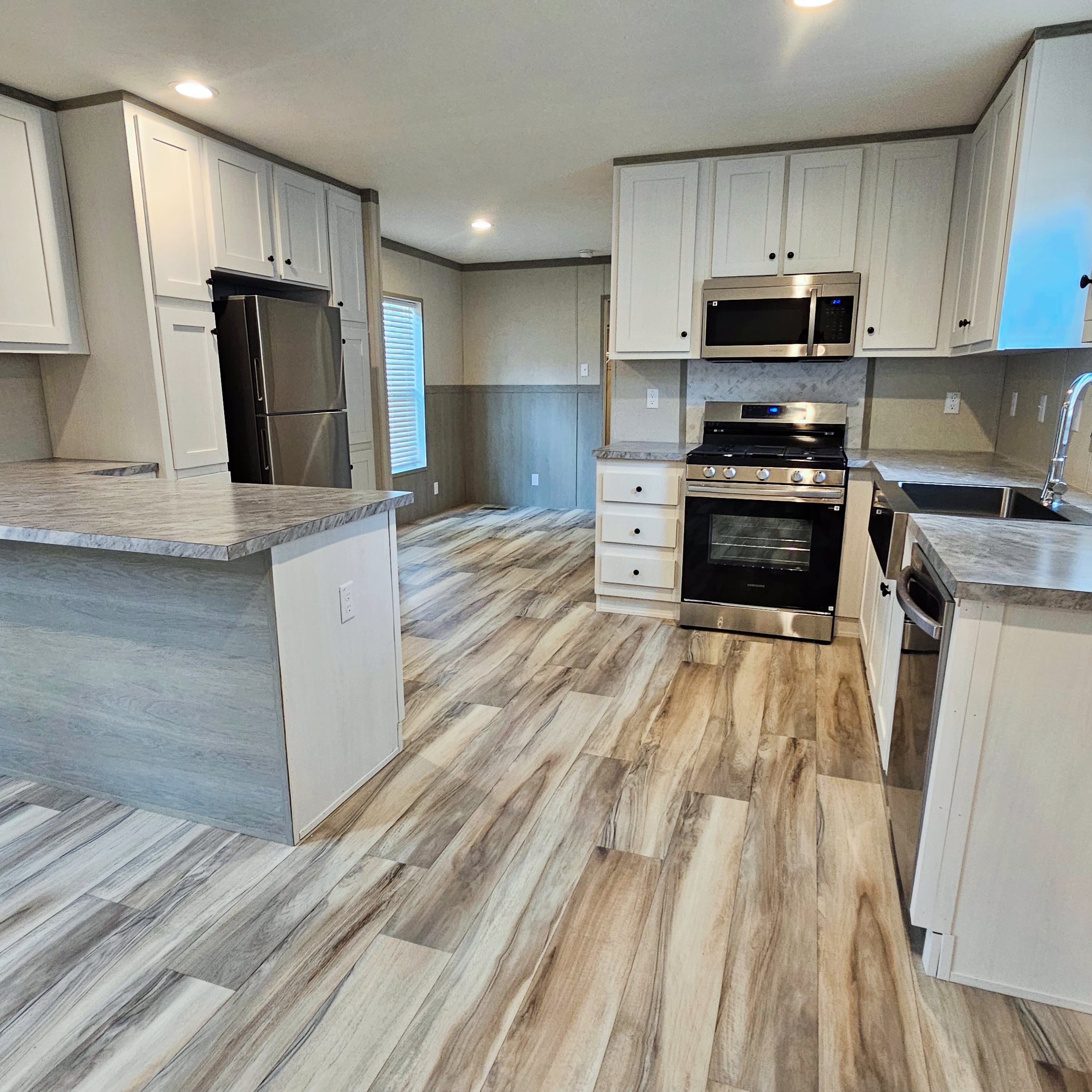 3700 28th Street, Sioux City, Iowa 51105, 3 Bedrooms Bedrooms, ,2 BathroomsBathrooms,Single Wide,For Sale,28th Street,1492