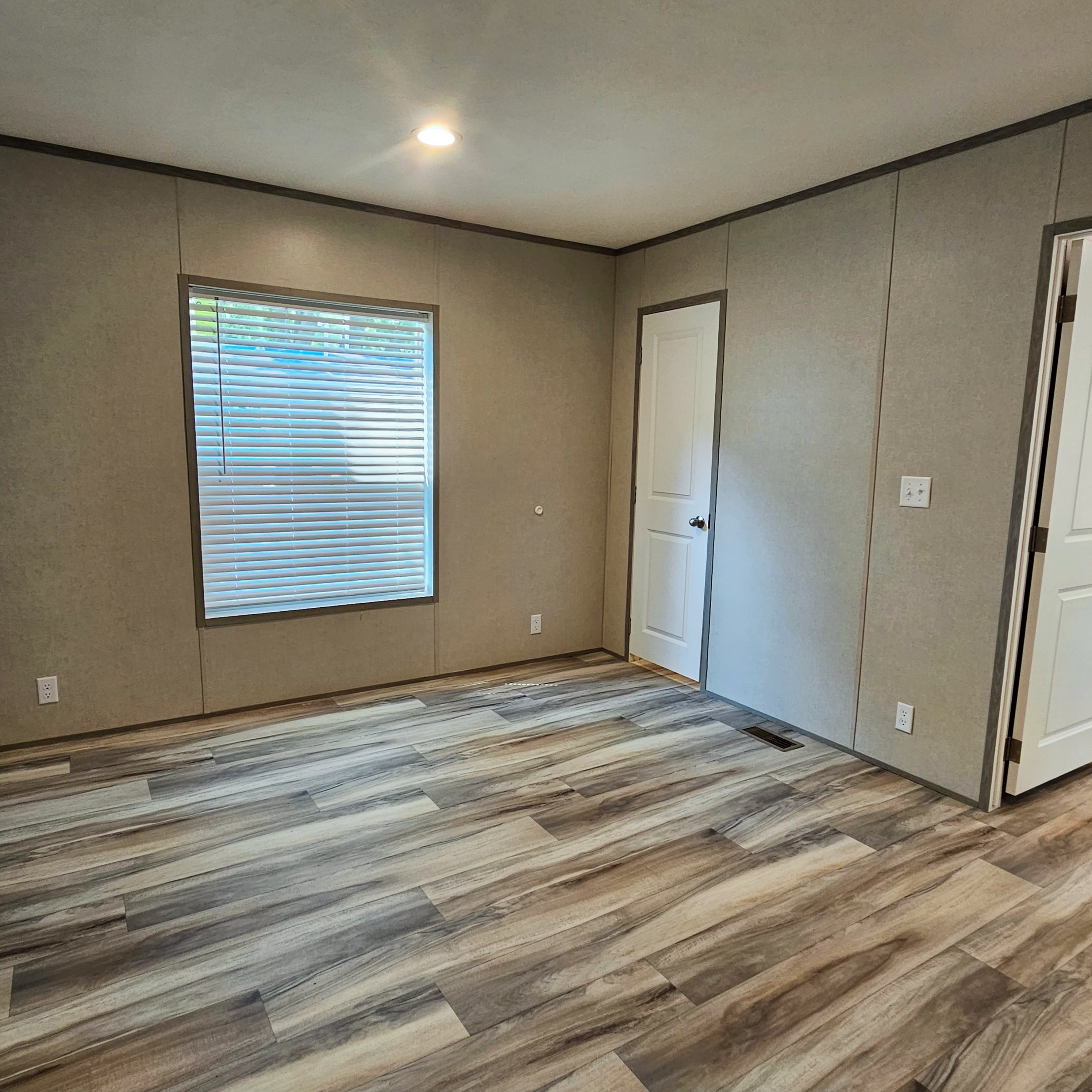 3700 28th Street, Sioux City, Iowa 51105, 3 Bedrooms Bedrooms, ,2 BathroomsBathrooms,Single Wide,For Sale,28th Street,1492